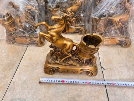 Ngựa đồng để viết - Ảnh 2