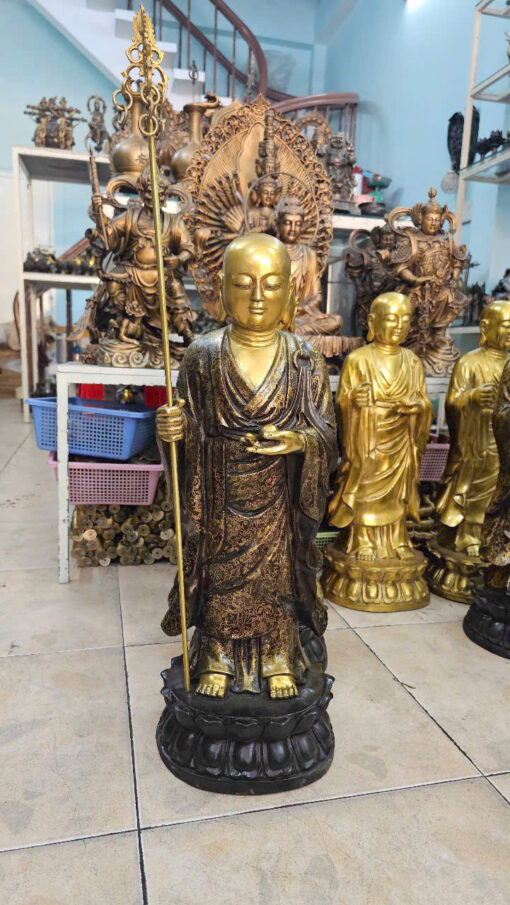 Tượng đồng mục kiền liên áo gấm